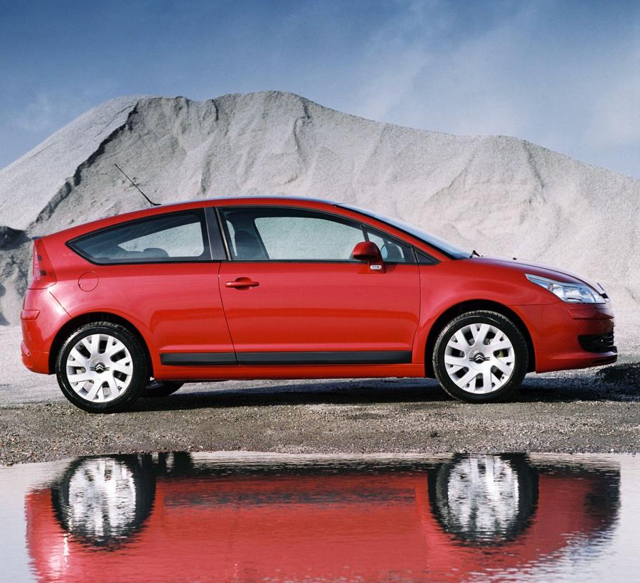  Citroen C4 Coupe 2004 года  (UK) (фото 3 из 8)